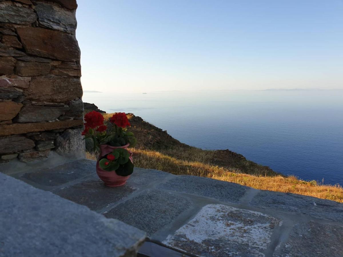 Апартаменты Diavrouxas House In Sifnos Cherronisos  Экстерьер фото