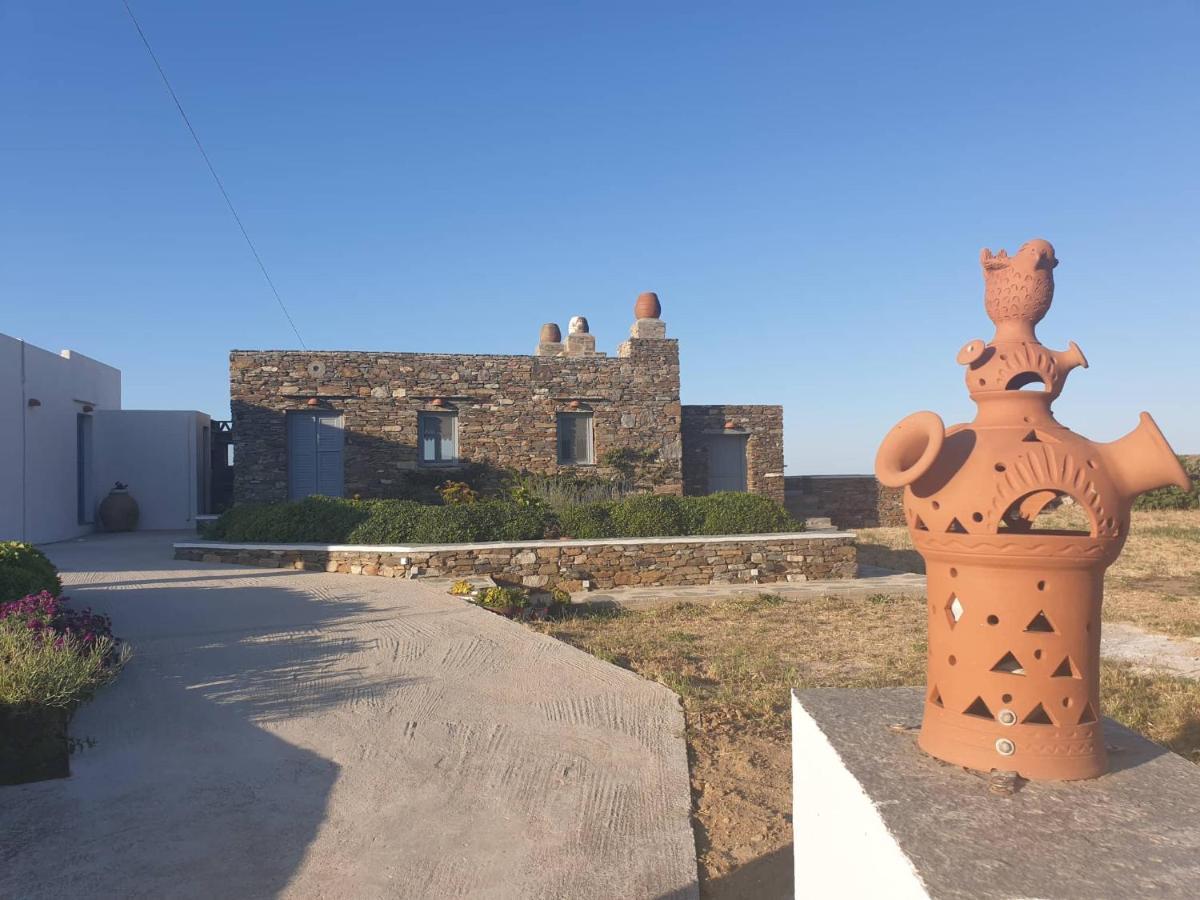 Апартаменты Diavrouxas House In Sifnos Cherronisos  Экстерьер фото