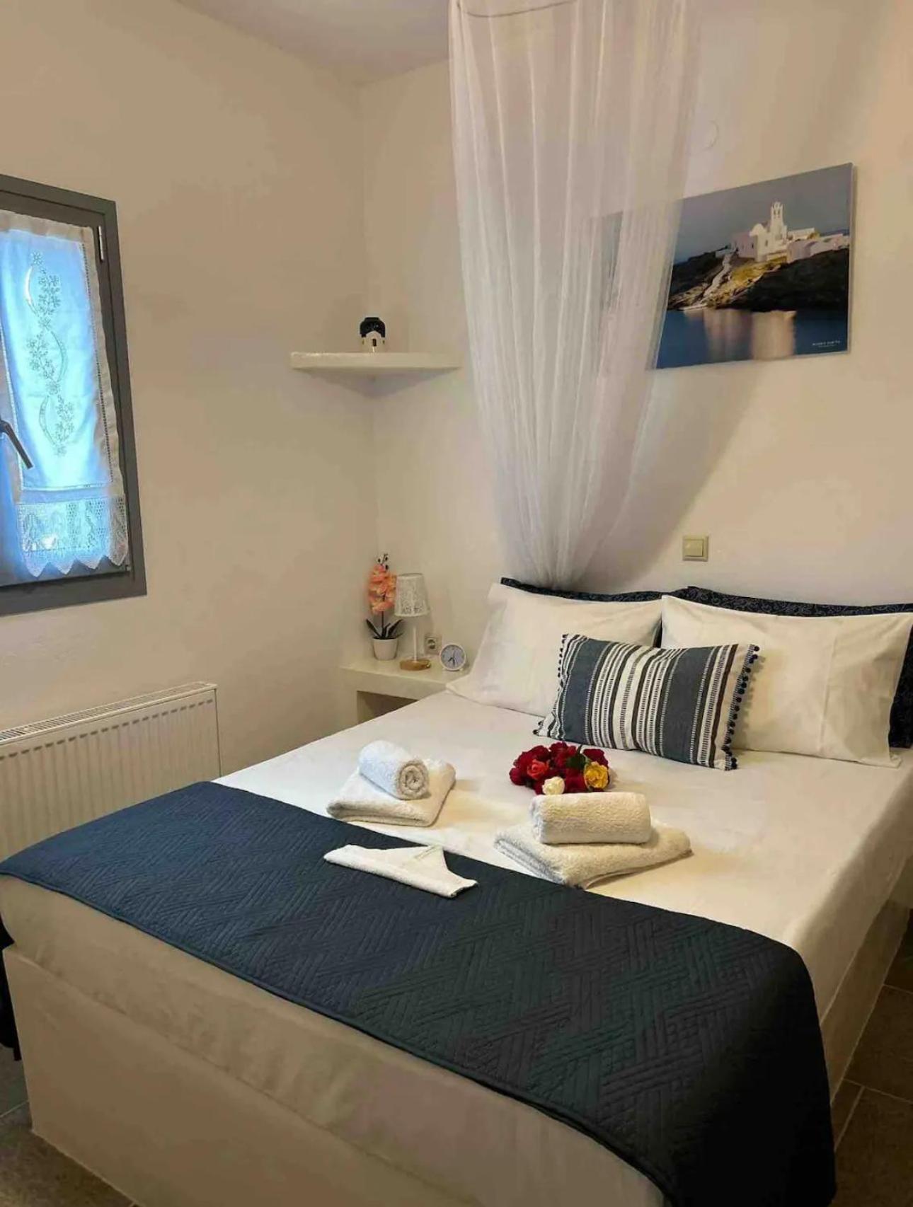 Апартаменты Diavrouxas House In Sifnos Cherronisos  Экстерьер фото