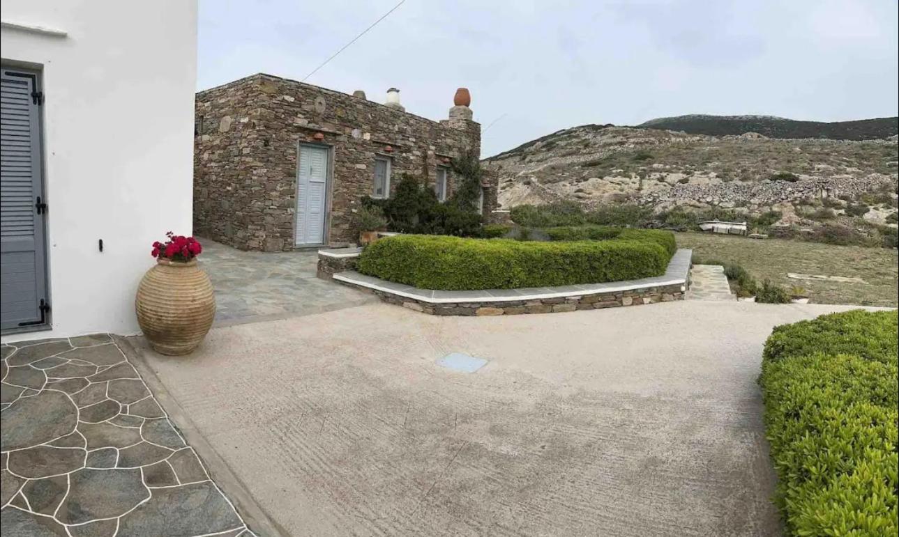 Апартаменты Diavrouxas House In Sifnos Cherronisos  Экстерьер фото